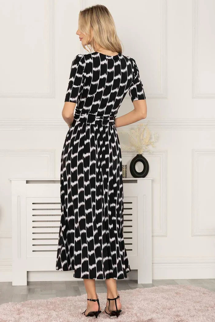 AKAYLA JERSEY MAXI DRESS (BLACK GEO)