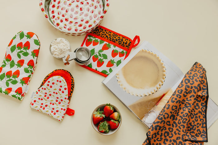 Berries and Cherries: 2 Mini Mitt + 1 Pot Pad Bundle Pack