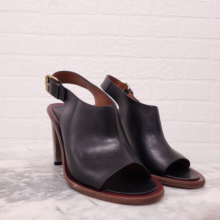 CELINE BLACK LEATHER BUCKLE AND PEEP TOE HEELS WITH SILVER BLOCK HEEL - SIZE 39.5