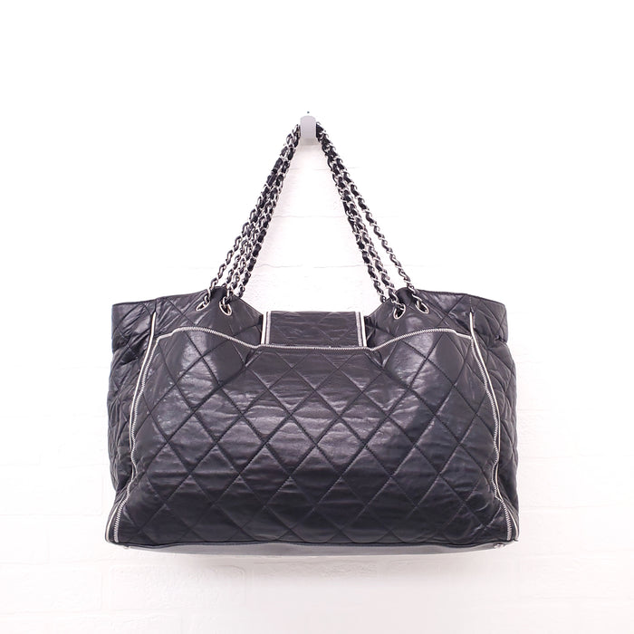 CHANEL BLACK RE-ISSUE CC BLACK TOTE BAG WITH CREAM PIPING