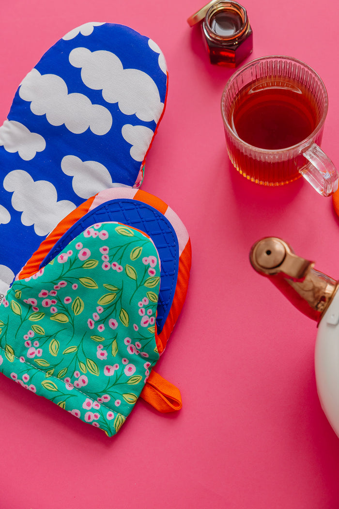 Day and Night: 2 Oven Mitt + 1 Pot Pad Bundle Pack