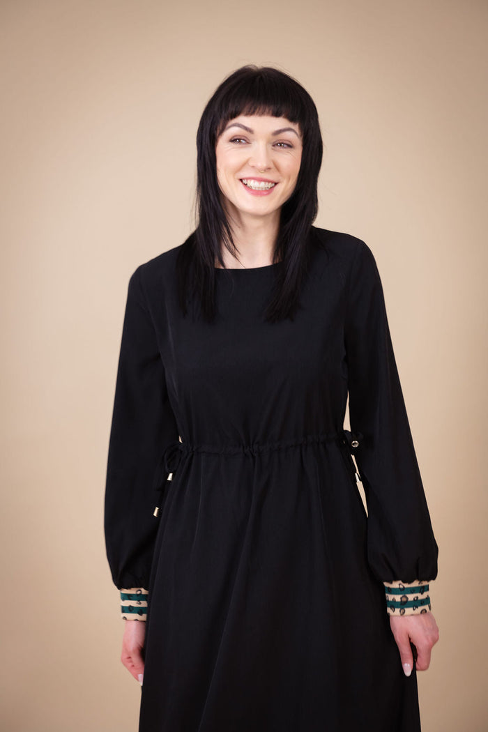 Erin Drawstring Midi Dress (Black) Curve