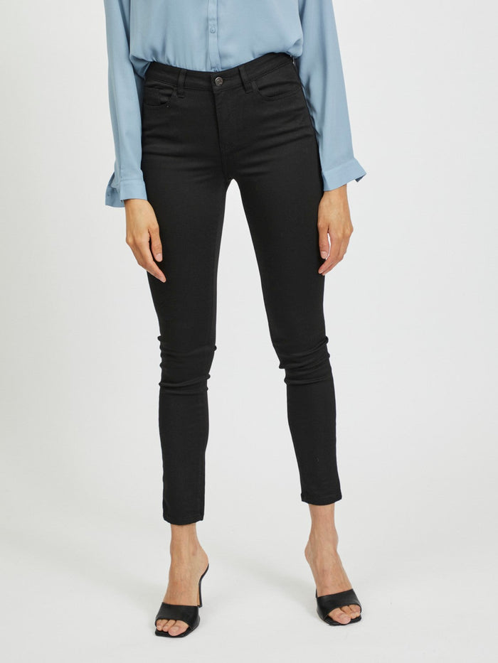 black skinny jeans