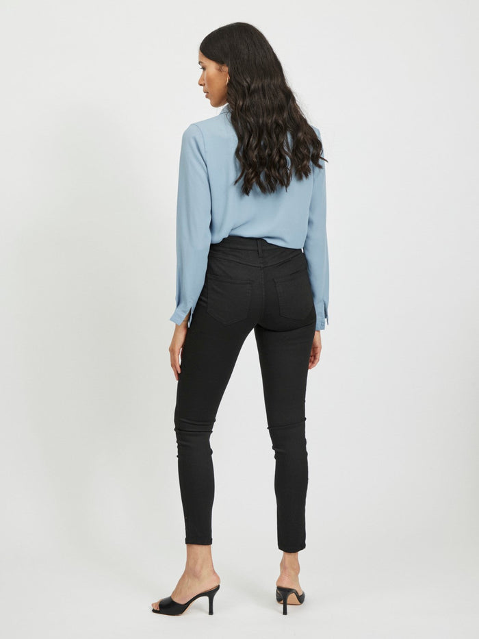 black skinny jeans