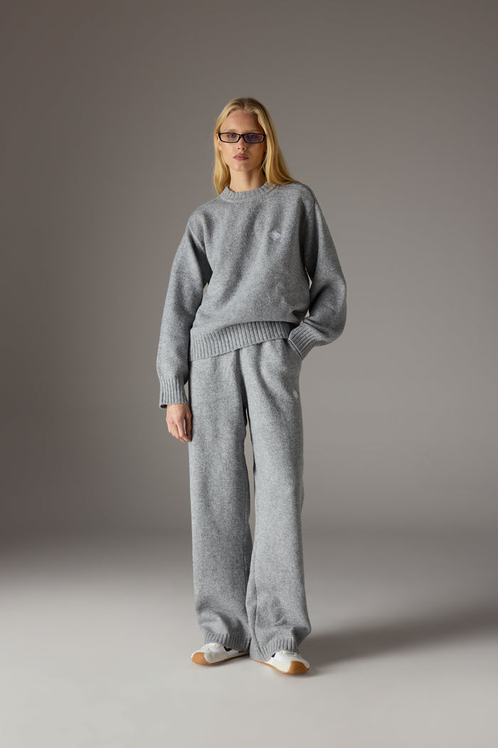 FLUFFY KNIT EMBLEM EMBROIDERED CREW - GREY MARL