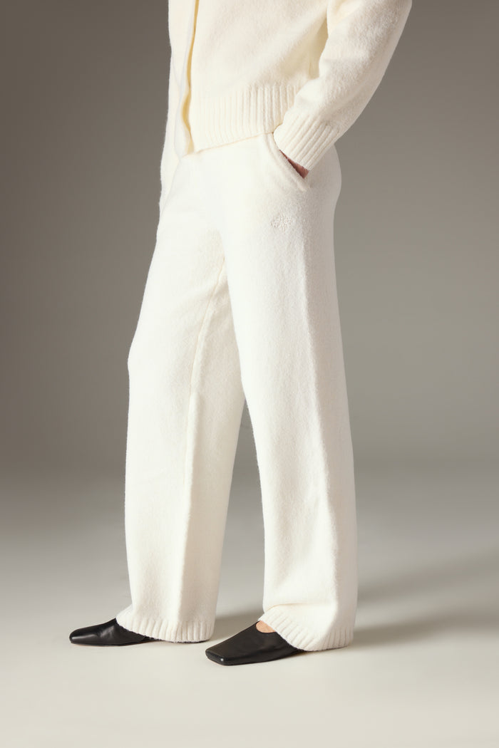 FLUFFY KNIT EMBLEM EMBROIDERED JOGGER - OFF-WHITE