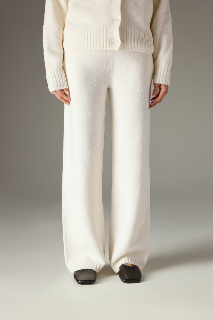 FLUFFY KNIT EMBLEM EMBROIDERED JOGGER - OFF-WHITE