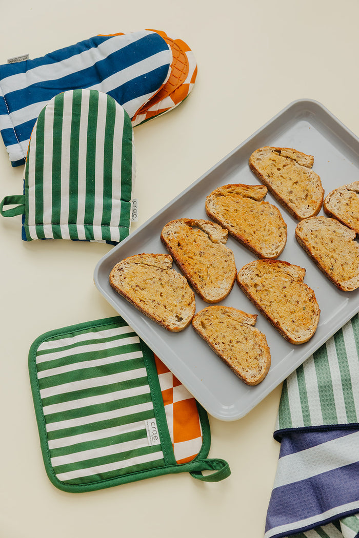 Fred: 2 Oven Mitt + 1 Pot Pad Bundle Pack