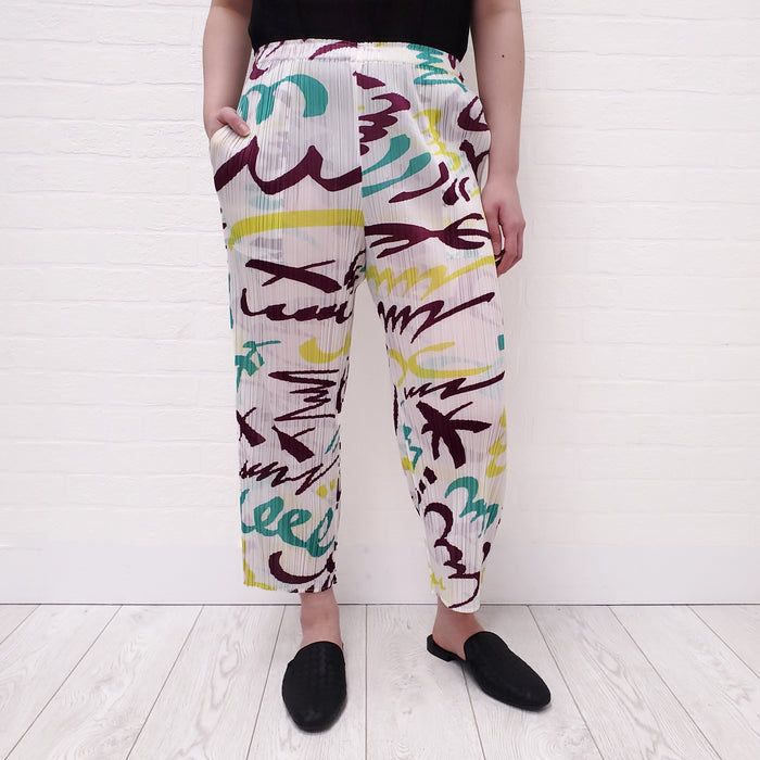 ISSEY MIYAKE WHITE FIZZY PLEATED PANTS - SIZE 3/M