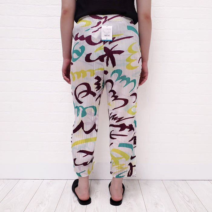 ISSEY MIYAKE WHITE FIZZY PLEATED PANTS - SIZE 3/M
