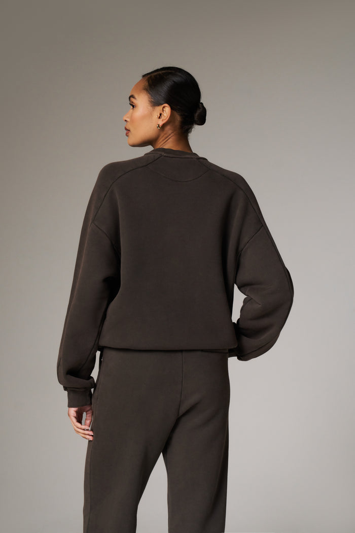 LAUNDERED CLASSICS SEAM DETAIL SWEATSHIRT - WASHED BROWN