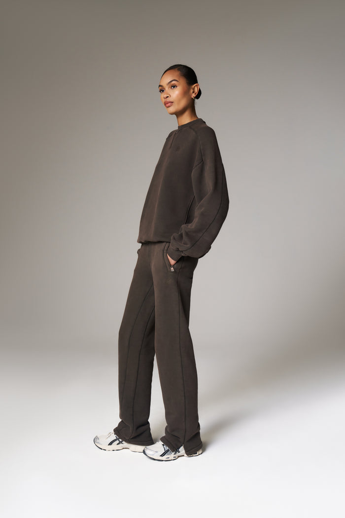 LAUNDERED CLASSICS SEAM DETAIL SWEATSHIRT - WASHED BROWN