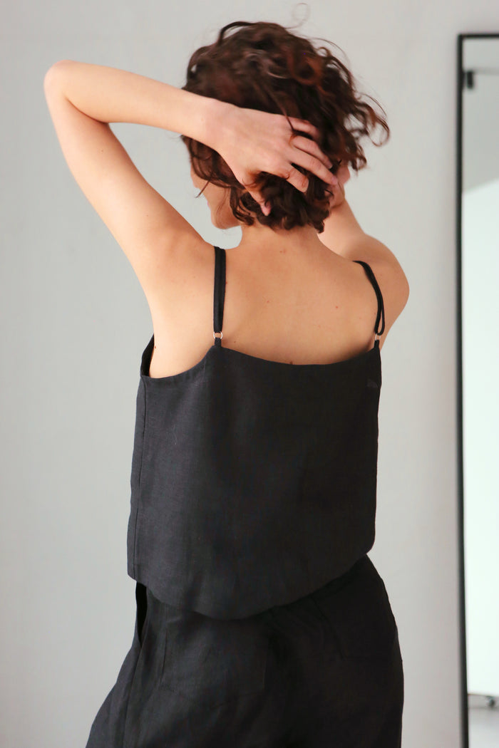 Linen V-Neck Tank Top CAMELLIA in Black