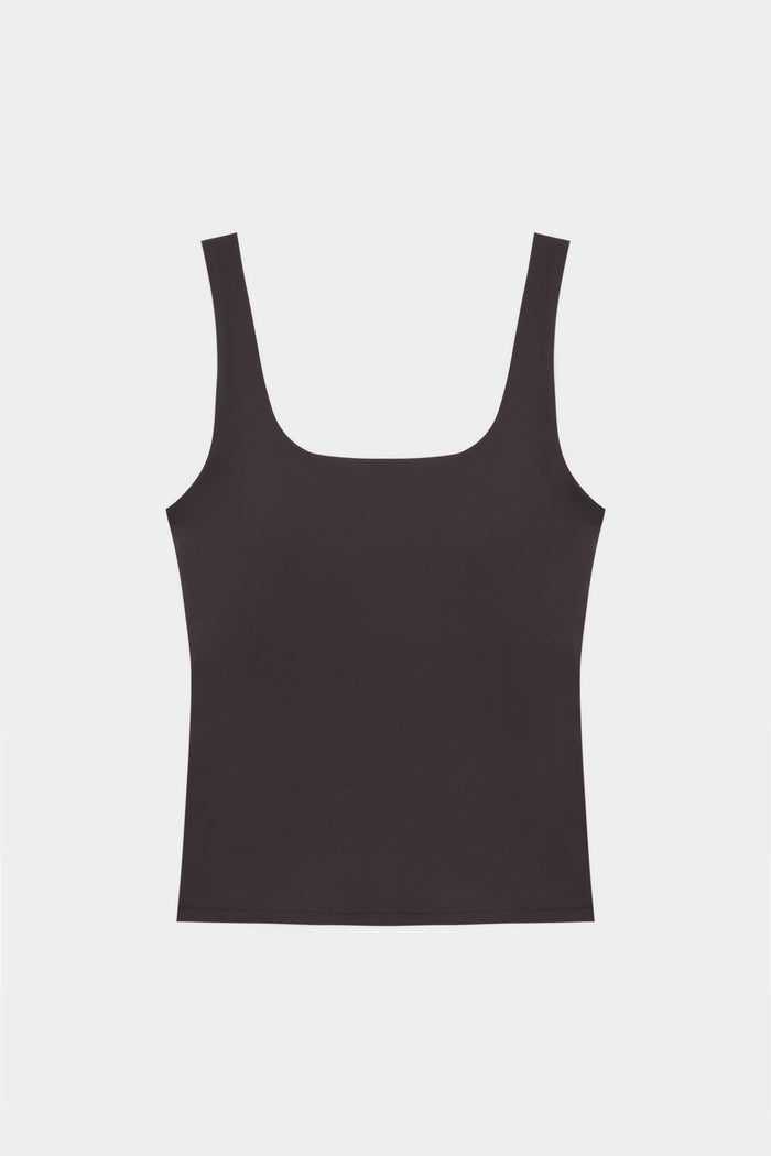 SCULPTING STRETCH SCOOP NECK SPORTS TOP - CHOCOLATE