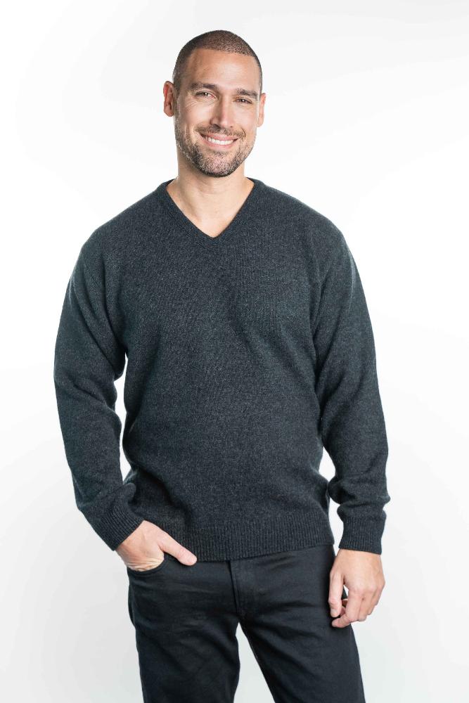 Possum and Merino  TR8004 V Neck Jumper - A classic V neck jumper.  3XL incurs additional cost   Made proudly in New Zealand from a premium blend of 25% possum fur, 65% merino & 10% silk.