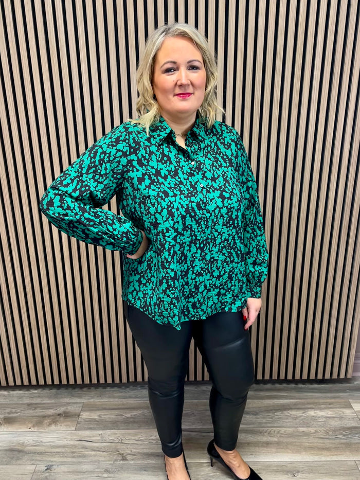 VIKARMA SHIRT (GREEN GRAPHIC)