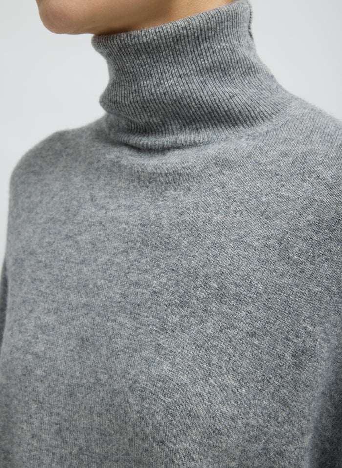 WASHABLE CASHMERE TNECK SWEATER