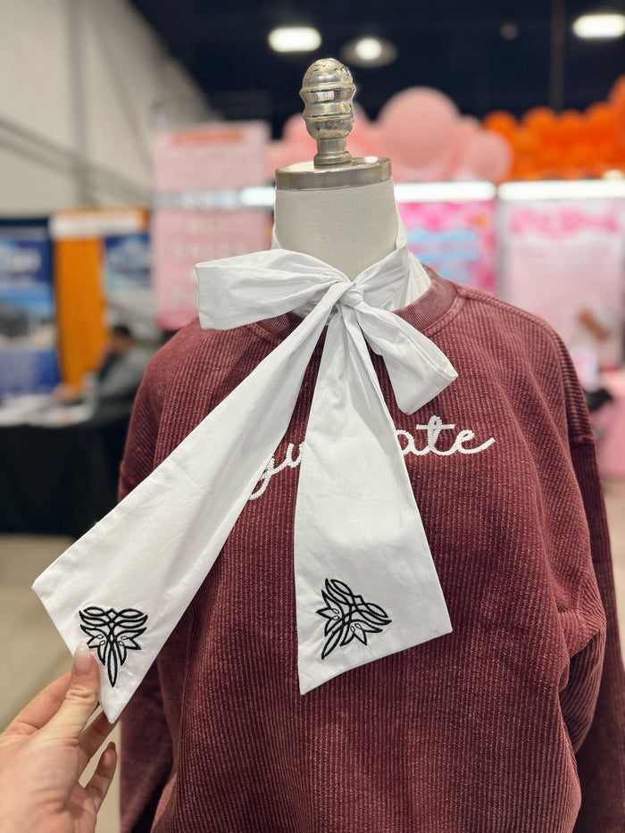 White Bow Collar