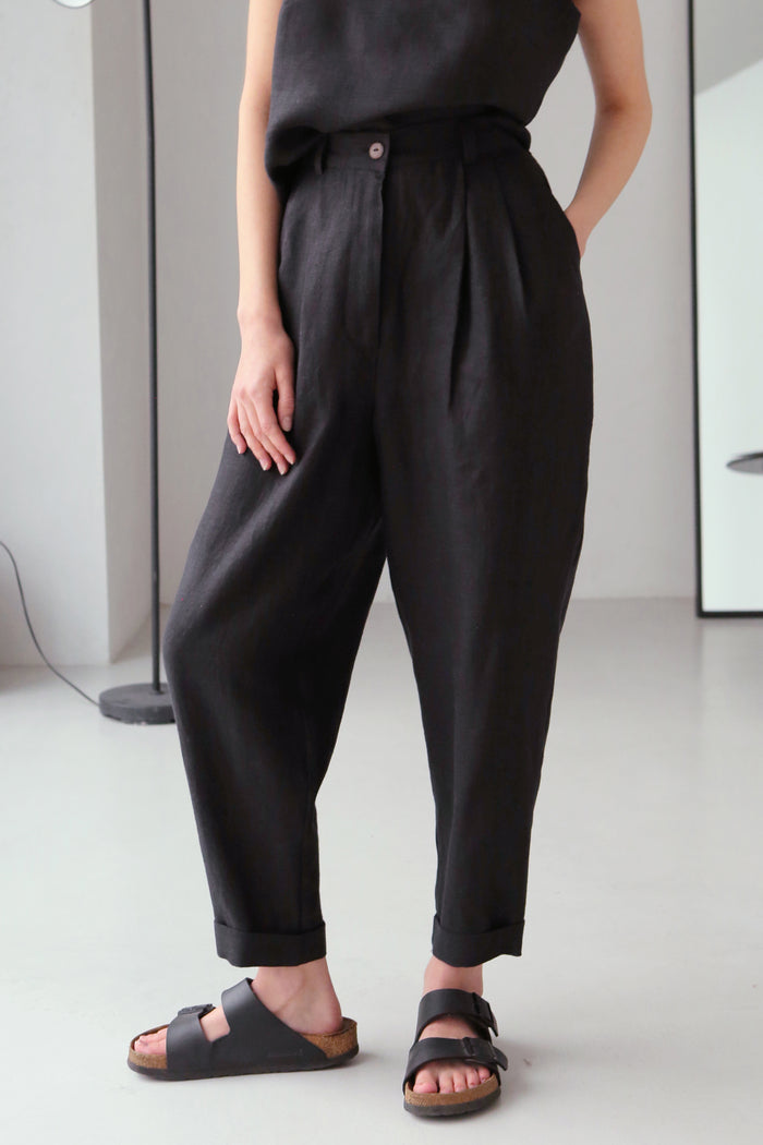 Women’s Linen Pants with Pleats CEDAR in Black