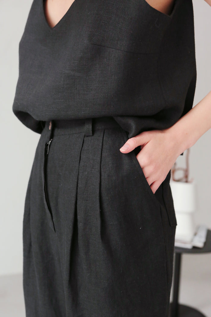 Women’s Linen Pants with Pleats CEDAR in Black