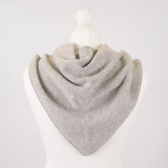 Women’s Luxury Ribbed Cashmere Triangle Scarf - OYSTER - Heritage Of Scotland -